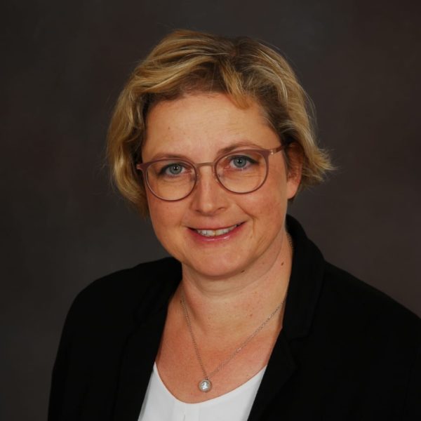 Julia Luetkehues